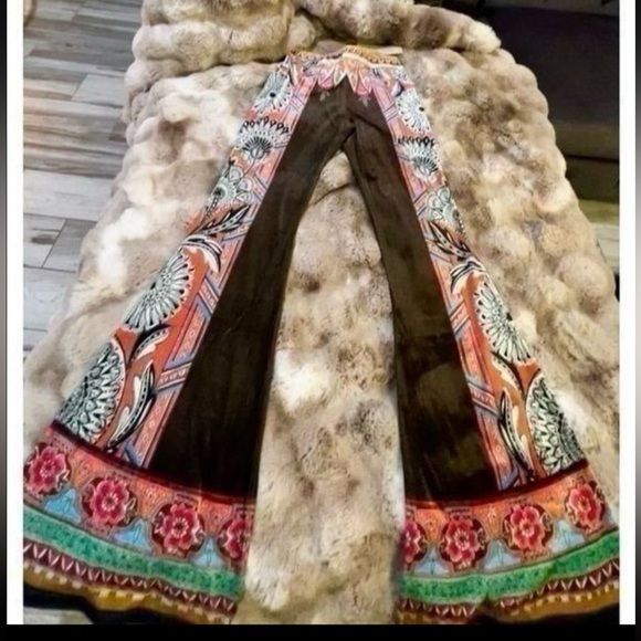 NWT Peach Puff Multicolor Geometric Boho Long Wide Leg Flare Pants Size Medium - Picture 3 of 12